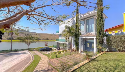 Excleente casa com vista para o lago do condomínio