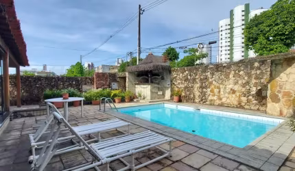 CASA EXCELENTE EM CANDEIAS!