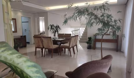 Casa com 4 dormitórios à venda, 450 m² por R$ 3.200.000,00 - Centro - Varginha/MG