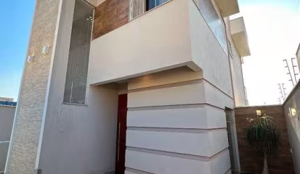 Casa com 3 dormitórios à venda, 247 m² por R$ 850.000,00 - Parque das Acácias - Varginha/MG