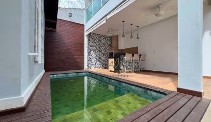 Casa com 3 dormitórios à venda, 172 m² por R$ 900.000,00 - Santana - Varginha/MG