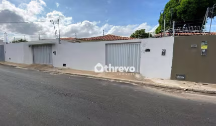Casa com 3 dormitórios, 136 m² - venda por R$ 400.000,00 ou aluguel por R$ 2.300,00/mês - Jóquei - Teresina/PI