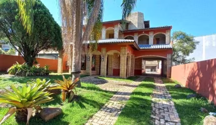 Casa Espaçosa com 3 Dormitórios, Suíte e Sacada: Conforto para Sua Família!