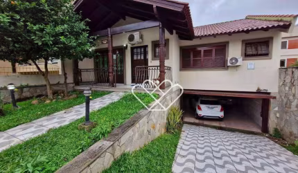 Espaçosa Casa de 2 Andares à Venda e Locação no Bairro Dom Feliciano