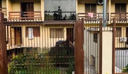 Casa com 2 quartos à venda no Kayser, Caxias do Sul  por R$ 348.000