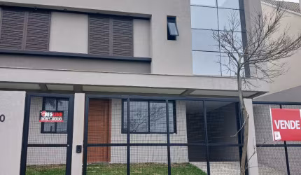 Triplex Frente para Rua 4 quartos, Ático com Terraço e 2 Vagas Novo com Habite-se