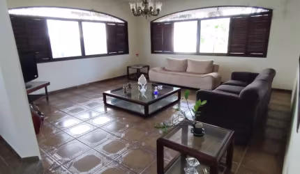 Casa Comercial / Terreno em Capim Macio