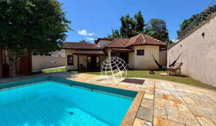 Casa com 2 dormitórios à venda, 182 m² por R$ 850.000,00 - Chácaras Maringá - Atibaia/SP
