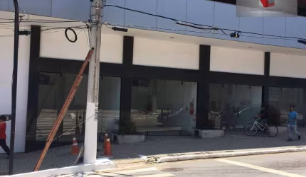 Loja para alugar, 32 m² por R$ 3.257,27/mês - Imbetiba - Macaé/RJ