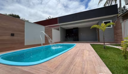 Excelente casa 2 Quartos (1 suíte) com piscina e churrasqueira no Jd. Atlântico