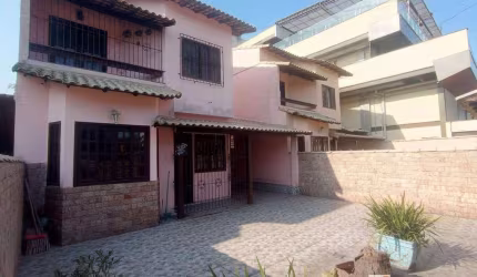 Casa duplex 3 Quartos (2 suítes) próximo a praia e centro comercial do Barroco.