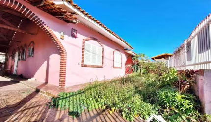 Casa com Anexo constituída por 7 Dormitórios no Centro de Cidreira/RS