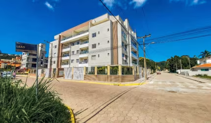 Lindo apartamento de 2 dormitórios à 600m da praia de Bombas- Bombinhas