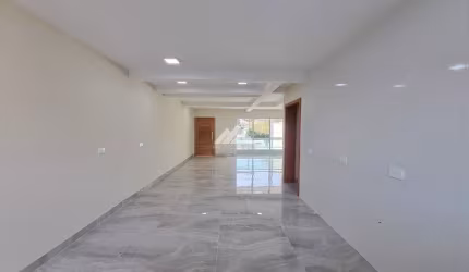 SOBRADO NOVO COM 4 QUARTOS 2 SUÍTES 3 VAGAS COM QUINTAL E TERRAÇO Á VENDA