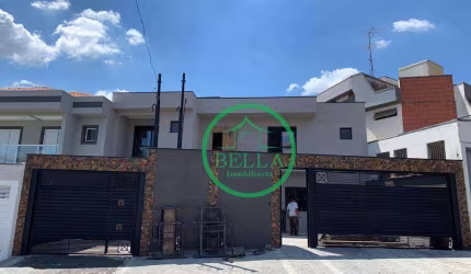 Sobrado com 3 suítes e PISCINA