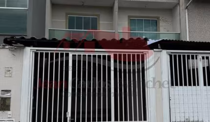 Excelente sobrado com dois dormitórios no Bairro Rio Pequeno em Camboriú.
