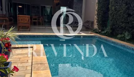Casa à venda, no bairro Santa Mônica, UBERLANDIA - MG