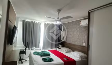 FLAT EM EMPREENDIMENTO À BEIRA-MAR – PRAIA DE MANAÍRA!