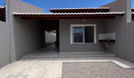 Casa com 2 quartos e suíte no bairro Gereraú - Itaitinga