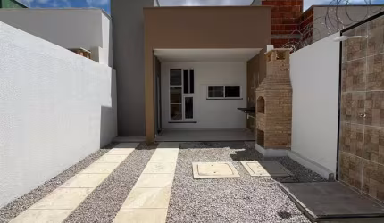 Casa com 2 quartos e suíte no bairro Gereraú - Itaitinga