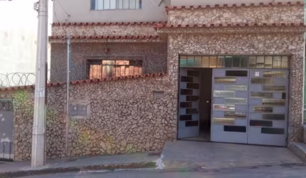 Vende-se  casa em Conselheiro Lafaiete