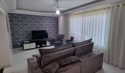 Casa com acabamento excelente
