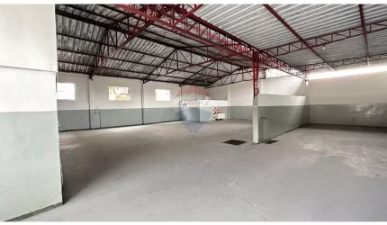 Galpão, 350 m²,/mês-Mariano Procópio - Juiz de Fora/MG