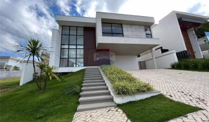 Casa 4 quartos (3 suítes ) a venda  Alphaville