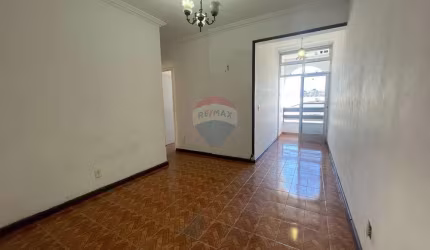 Apartamento Quarto e Sala com Varanda no Centro