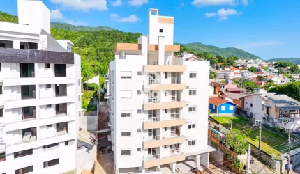 Excelente apartamento C/ 02 Dorm e Suite no Itacorubi