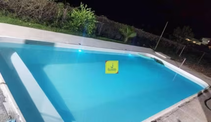 Linda Granja c/ Casa Duplex de 2/4, açude, piscina, terreno de 1.000m², totalmente plano, p/ R$400.000- Nos Cordeiros (estrada da Lagoa- Juiz de Fora.
