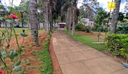 Maravilhosa Granja, c/ excelente localização, Terreno totalmente plano de 5.000m², c/ Casa Duplex de 1/4, Piscina e varanda gourmet, no Novo Horizonte