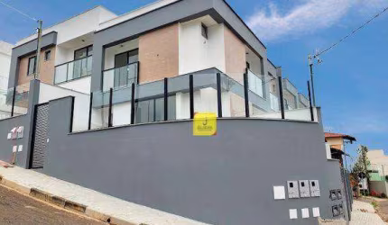Casa com 2 suítes e 2 vagas no são Pedro