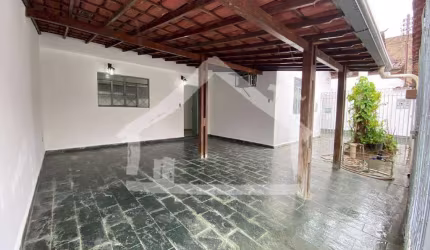 Casa para aluguel, 3 quartos, 2 vagas, Vila Ipanema - Ipatinga/MG