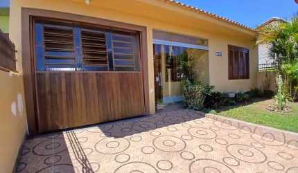EXELENTE CASA COM 02 DORMITORIOS