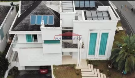 Imóvel de Luxo: Casa em Condomínio com 5 Suítes em Uberaba, Curitiba-PR - 941,58m² de Pura Sofisticação!