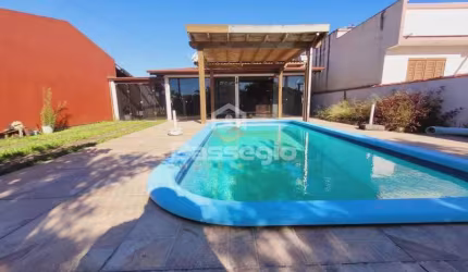 Casa com piscina em Oasis sul