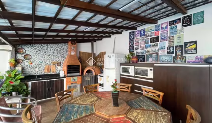 Casa com 3 quartos à venda na Rua José de Alencar, 36, Praia dos Amores, Balneário Camboriú, 200 m2 por R$ 2.550.000