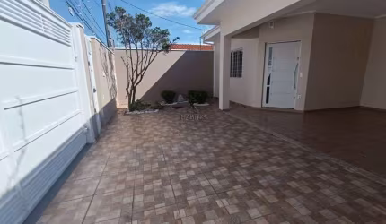 Casa com 3 quartos à venda no Jardim Planalto, Botucatu , 235 m2 por R$ 690.000