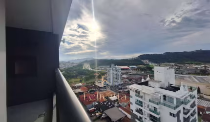 Oportunidade no Kobrasol! Apartamento à venda 2 Dormitórios 1 Suíte | Sacada com Churrasqueira | Vista Livre | Sol da Tarde