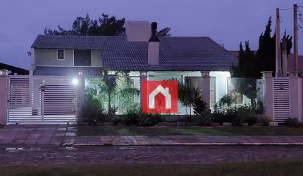 Casa de Alto Padrão a 200m do Mar - Conforto e Sofisticação em Imbé