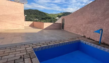 Linda Casa Duplex para locação!