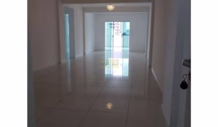 Apartamento para Venda no bairro Nações em Balneário Camboriú, 2 quartos sendo 1 suíte, 2 vagas, Sem Mobília, 180 m² de área total,