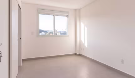 Casa em Alto Ribeirão  -  Florianópolis