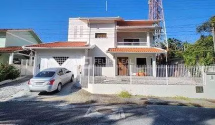 Casa em Centro - São José, SC