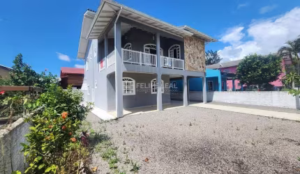 Casa em Praia da Pinheira  -  Palhoça