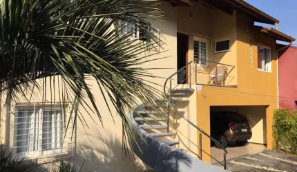 Casa em Coqueiros - Florianópolis, SC