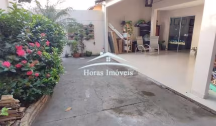 Imperdível oportunidade: Casa à venda em Cuiabá-MT, no bairro Recanto dos Pássaros - Condomínio Solar Moinho, 3 quartos, 2 suítes, 2 salas, 3 banheiros, 2 vagas de garagem, 150m². Venha conferir!