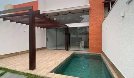 Casa Via Publica com 3 dormitórios à venda, 121 m² por R$ 680.000 - Parque Universitário - Cuiabá/MT