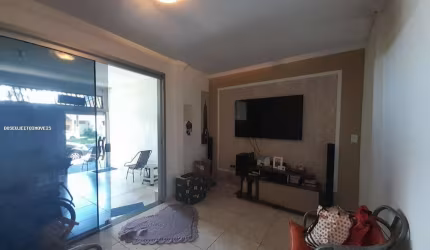 Sobrado para Venda em Uberlândia, Planalto, 4 dormitórios, 2 suítes, 3 banheiros, 2 vagas
